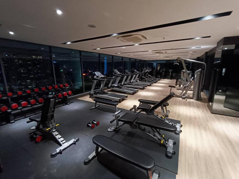クアラルンプールCl 29A Insta Klcc View & Infinity Poolアパートメント エクステリア 写真