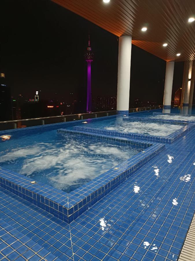 クアラルンプールCl 29A Insta Klcc View & Infinity Poolアパートメント エクステリア 写真