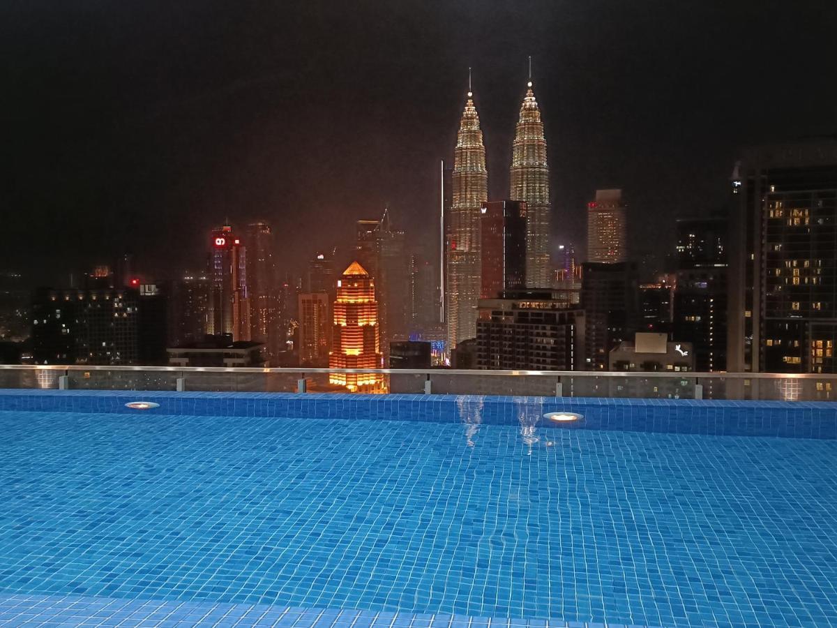 クアラルンプールCl 29A Insta Klcc View & Infinity Poolアパートメント エクステリア 写真
