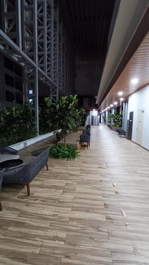 クアラルンプールCl 29A Insta Klcc View & Infinity Poolアパートメント エクステリア 写真