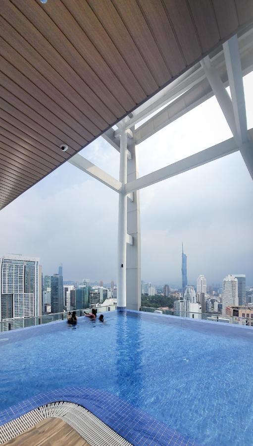 クアラルンプールCl 29A Insta Klcc View & Infinity Poolアパートメント エクステリア 写真
